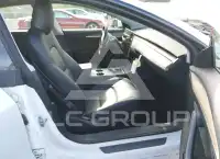 2023 Tesla Model 3 фото