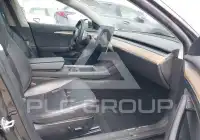 2023 Tesla Model 3 фото