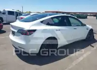2023 Tesla Model 3 фото