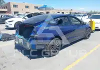 2023 Tesla Model 3 фото