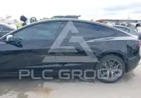 2023 Tesla Model 3 фото