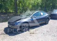 2023 Tesla Model 3 фото
