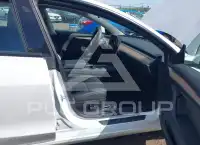 2023 Tesla Model 3 фото