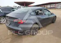2023 Tesla Model 3 фото