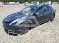 2023 Tesla Model 3 фото