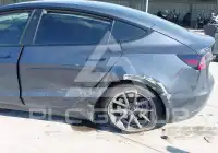2023 Tesla Model 3 фото