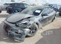 2023 Tesla Model 3 фото