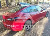 2023 Tesla Model 3 фото