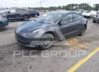 2023 Tesla Model 3 фото