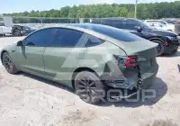 2023 Tesla Model 3 фото