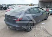 2023 Tesla Model 3 фото