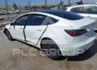 2023 Tesla Model 3 фото