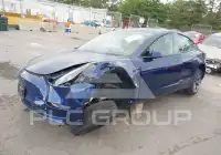 2023 Tesla Model 3 фото