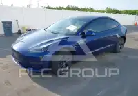2023 Tesla Model 3 фото