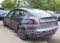 2023 Tesla Model 3 фото