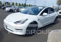 2023 Tesla Model 3 фото