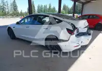 2023 Tesla Model 3 фото