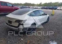 2023 Tesla Model 3 фото