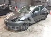 2023 Tesla Model 3 фото