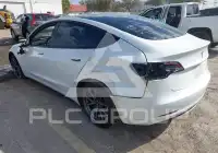 2023 Tesla Model 3 фото