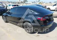2023 Tesla Model 3 фото
