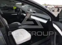 2023 Tesla Model 3 фото