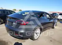 2023 Tesla Model 3 фото