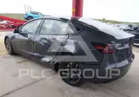 2023 Tesla Model 3 фото
