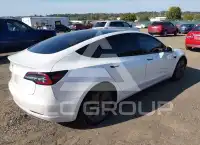 2023 Tesla Model 3 фото