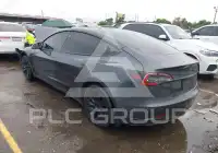2023 Tesla Model 3 фото