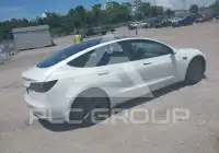 2023 Tesla Model 3 фото