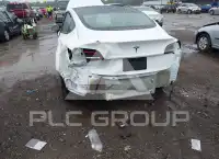 2023 Tesla Model 3 фото