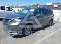 2023 Toyota SIENNA photo
