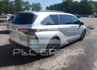 2023 Toyota SIENNA фото