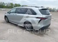 2023 Toyota SIENNA фото