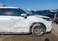 2023 Toyota Highlander photo