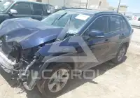 2023 Toyota RAV4 фото