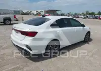 2023 KIA Forte photo