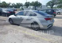 2023 KIA Forte фото