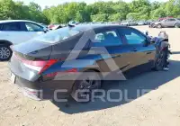 2023 Hyundai Elantra фото