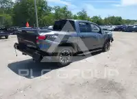 2024 Nissan TITAN photo