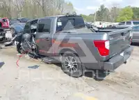 2024 Nissan TITAN фото