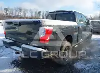 2024 Nissan TITAN фото