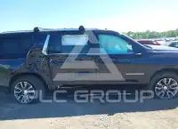 2024 Chevrolet Suburan photo