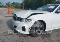 2024 BMW 330 фото