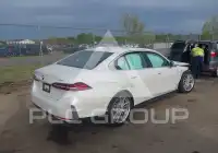 2024 BMW 530 photo