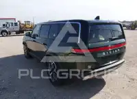 2024 Rivian R1S фото