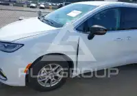 2024 Chrysler PACIFICA photo