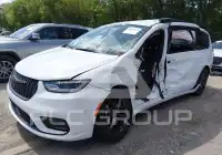 2024 Chrysler PACIFICA photo