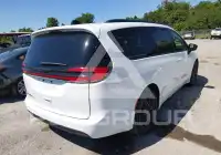 2024 Chrysler PACIFICA photo
